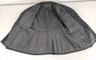 Luftwaffe, Waffenrock für einen Hauptmann im Jagdgeschwader 135. Kammerstück mit wenigen kleinen Mottenlöchern, sonst sehr gut