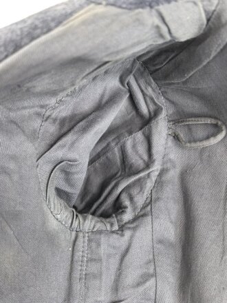 Luftwaffe, Waffenrock für einen Hauptmann im Jagdgeschwader 135. Kammerstück mit wenigen kleinen Mottenlöchern, sonst sehr gut