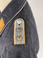 Luftwaffe, Waffenrock für einen Hauptmann im Jagdgeschwader 135. Kammerstück mit wenigen kleinen Mottenlöchern, sonst sehr gut