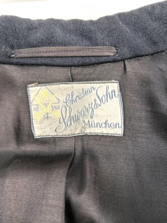 Luftwaffe, Waffenrock für einen Leutnant fliegenes Personal. Eigentumstsück mit Schneideretikett aus München