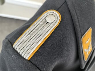 Luftwaffe, Mantel für einen Leutnant fliegendes Personal. Schweres Eigentumstück in gutem Zustand