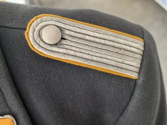 Luftwaffe, Mantel für einen Leutnant fliegendes Personal. Schweres Eigentumstück in gutem Zustand