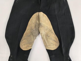 Stiefelhose schwarz mit Lederbesatz. Eigentumstsück in gutem Zustand, vermutlich für einen Angehörigen des NSKK