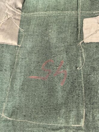 Heer, Feldbluse Modell 1943 für Mannschaften. Ausführung in Drillichmaterial, Kammerstück in sehr gutem Zustand, der Adler nachträglich vernäht