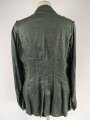 Heer, Feldbluse Modell 1943 für Mannschaften. Ausführung in Drillichmaterial, Kammerstück in sehr gutem Zustand, der Adler nachträglich vernäht