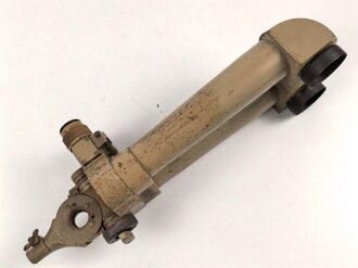 Scherenfernrohr 14.Z. Gi . Originallack, seltene Ausführung für mot Einheiten, so z.B. in Halbkettenfahrzeugen verbaut.. Gute Durchsicht, Gitterplatte deutlich. Rechts leicht am Rand verpilzt, links Verstellring gängig aber ohne Funktion