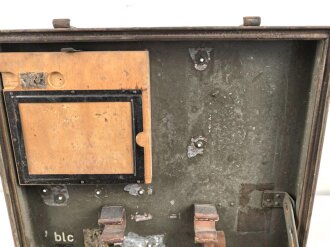 Transportkasten für optisches Gerät der Wehrmacht. Hersteller blc. Originallack, ungereinigtes Stück, sicherlich zur Montage auf einem Fahrzeug.