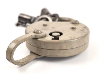 Wehrmacht Vorhängeschloss "Bora 1944", Originallack, Neuwertig mit zwei Schlüsseln, so auch an den Motorradpacktaschen verwandt