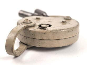 Wehrmacht Vorhängeschloss "Bora 1944", Originallack, Neuwertig mit zwei Schlüsseln, so auch an den Motorradpacktaschen verwandt