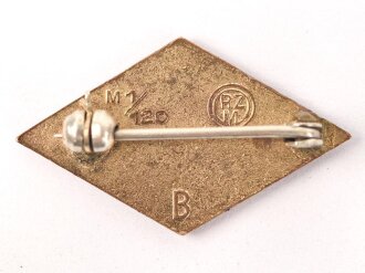 Hitlerjugend " Goldenes Ehrenzeichen " B Stück ,Hersteller M1 / 120