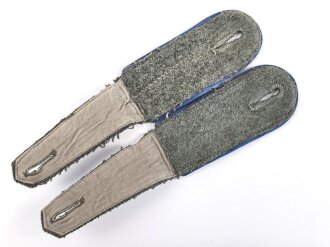 Paar Schulterklappen für Mannschaften der Sanitäter, getragen