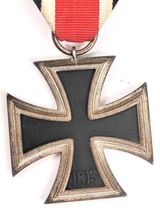 Eisernes Kreuz 2. Klasse 1939 am Band, Ringmarkierung "65" für Klein & Quenzer Idar Oberstein. Guter Zustand, schwärzung 100%