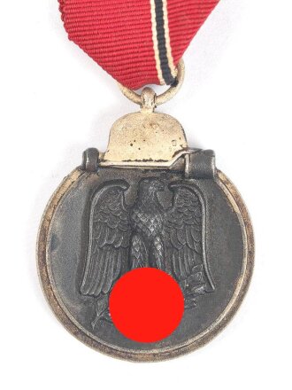 Medaille Winterschlacht im Osten am Band. Keine Herstellermarkierung