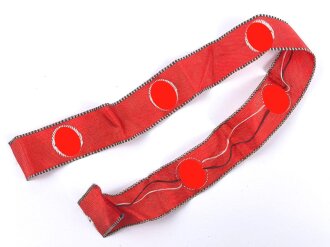 Gewebtes Band mit Hakenkreuzen. Breite 22mm, Gesamtlänge 39cm