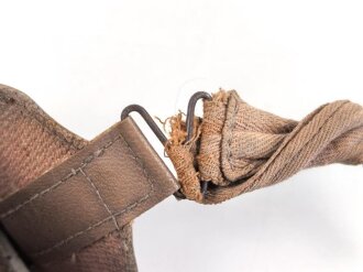 Schutzbrille Wehrmacht mit getönten Gläsern, das Band defekt und alt " repariert"