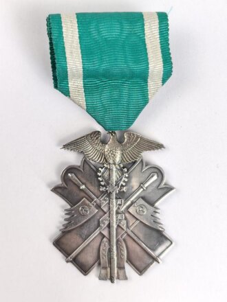 Japan 2. Weltkrieg, Orden von goldenen Drachen 7. Stufe ? am Band. Mit Knopflochminiatur, in Lacketui