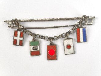 III.Reich, Brosche mit emaillierten Länderflaggen in gutem Zustand