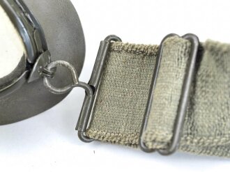 Kradmelderbrille Wehrmacht, Gummi weich, Band elastisch. Datiert 1941, guter Gesamtzustand