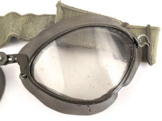 Kradmelderbrille Wehrmacht, Gummi weich, Band elastisch. Datiert 1941, guter Gesamtzustand