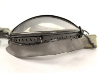 Kradmelderbrille Wehrmacht, Gummi weich, Band elastisch. Datiert 1941, guter Gesamtzustand