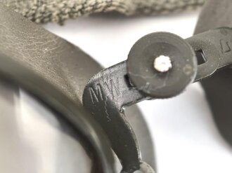 Kradmelderbrille Wehrmacht, Gummi weich, Band elastisch. Datiert 1941, guter Gesamtzustand