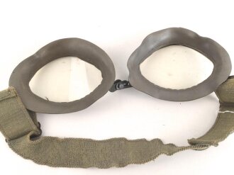 Kradmelderbrille Wehrmacht, Gummi weich, Band elastisch. Datiert 1941, guter Gesamtzustand