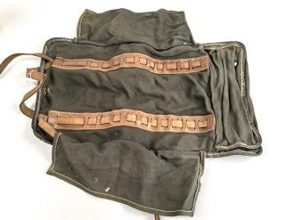 Rolltasche für Werkzeug der Wehrmacht. gebraucht, ein Riemen fehlt