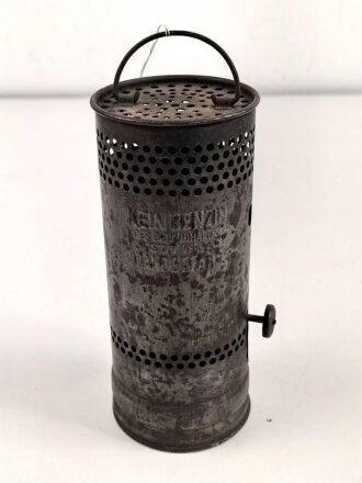 Dochtlampe zur Sammleranwärmung für Wehrmachtsfahrzeuge, ungereinigtes Stück, Originallack, datiert 1943