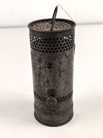 Dochtlampe zur Sammleranwärmung für Wehrmachtsfahrzeuge, ungereinigtes Stück, Originallack, datiert 1943