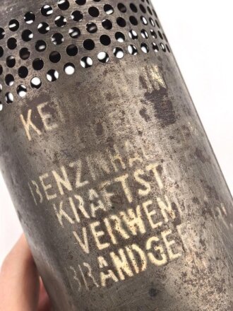 Dochtlampe zur Sammleranwärmung für Wehrmachtsfahrzeuge, ungereinigtes Stück, Originallack, datiert 1943