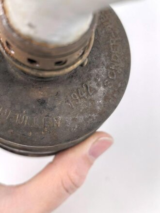 Dochtlampe zur Sammleranwärmung für Wehrmachtsfahrzeuge, ungereinigtes Stück, Originallack, datiert 1942