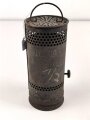 Dochtlampe zur Sammleranwärmung für Wehrmachtsfahrzeuge, ungereinigtes Stück, Originallack, datiert 1942