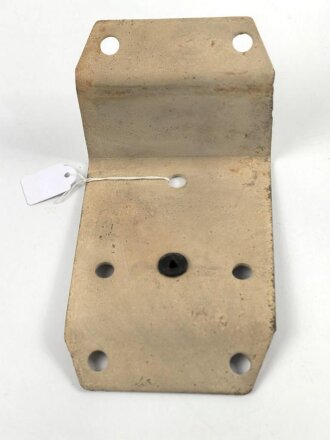 Halterung für Notek Scheinwerfer auf Kotflügel Wehrmacht, Originallack