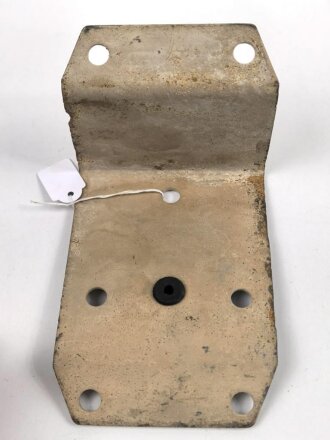 Halterung für Notek Scheinwerfer auf Kotflügel Wehrmacht, Originallack