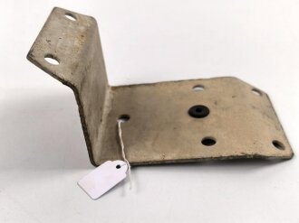 Halterung für Notek Scheinwerfer auf Kotflügel Wehrmacht, Originallack