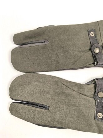 Paar Handschuhe für Kradmelder der Wehrmacht. Ungetragenes Paar in Grösse 8 mit Reichsbetriebsnummer