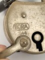 Wehrmacht Vorhängeschloss "Bora 1944", Originallack, Neuwertig mit zwei Schlüsseln, so auch an den Motorradpacktaschen verwandt
