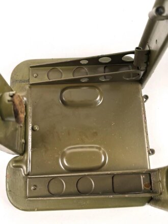 Gurttrommelträger 34 Wehrmacht. Überlackiertes Stück, Hersteller "bpr 1943"