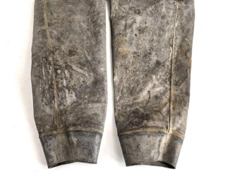 Schwerer Gasschutzanzug , Jacke und Hose aus weichem Gummi, jeweils Grösse 2. Hersteller Auer 1940. Jeweils ungereinigt