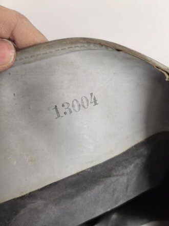 Schwerer Gasschutzanzug , Jacke und Hose jeweils in Teilen trocken. Ungereinigt