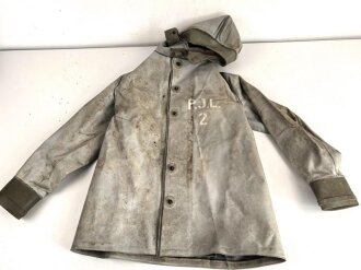 Schwerer Gasschutzanzug , Jacke und Hose jeweils in Teilen trocken. Ungereinigt