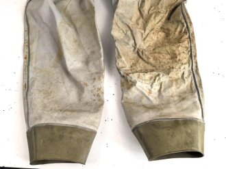 Schwerer Gasschutzanzug , Jacke und Hose jeweils in Teilen trocken. Ungereinigt