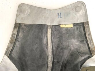 Schwerer Gasschutzanzug , Jacke und Hose jeweils in Teilen trocken. Ungereinigt