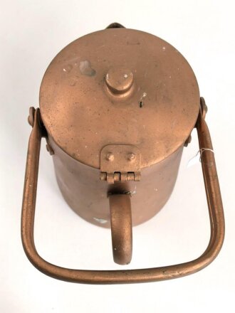 Wasserkanne Wehrmacht aus Aluminium, Hersteller RFI 41, aussen neuzeitlich lackiert. Ungereinigt
