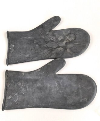 Paar Handschuhe zum schweren  Gasschutzanzug . Weiches Gummi " Dolomit 7"