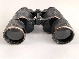 Dienstglas 10 x 50 Wehrmacht. Hersteller Carl Zeiss Jena. Gute Durchsicht, rechts mit vielen kleinen Punkten, deutliche Strichplatte. Die Okularringe eingeklebt