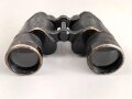Dienstglas 10 x 50 Wehrmacht. Hersteller Carl Zeiss Jena. Gute Durchsicht, rechts mit vielen kleinen Punkten, deutliche Strichplatte. Die Okularringe eingeklebt