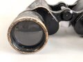 Dienstglas 10 x 50 Wehrmacht. Hersteller Carl Zeiss Jena. Gute Durchsicht, rechts mit vielen kleinen Punkten, deutliche Strichplatte. Die Okularringe eingeklebt