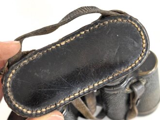 Doppelfernrohr 6 x 30. Hersteller entfernt, Gute Durchsicht, rechts verunreinigt, Strichplatte deutlich sichtbar.