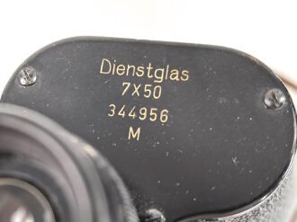 Dienstglas 7 x 50 Wehrmacht. Hersteller beh. Glasklare Durchsicht, keine Strichplatte. Sehr guter Gesamtzustand